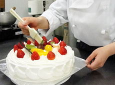 手作りへのこだわり、製造風景｜山見の里 菓子司 丸中