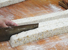 手作りへのこだわり、製造風景｜山見の里 菓子司 丸中