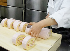 手作りへのこだわり、製造風景｜山見の里 菓子司 丸中